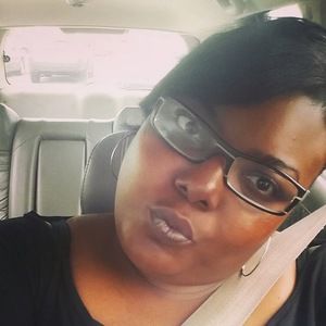 Meet your Posher, Dionne